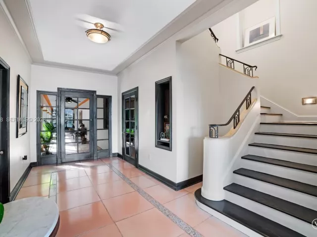 5-bedroom home for sale in Miami Beach - 6491 Allison Rd - MondialRealty