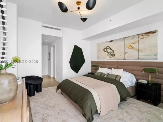 3-bedroom condo for sale in Miami Beach - 500 Alton 2203 - MondialRealty