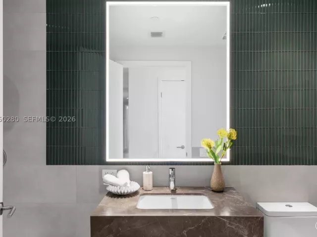 3-bedroom condo for sale in Miami Beach - 500 Alton 2203 - MondialRealty