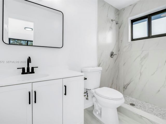 Home for sale at 528 NW 3rd Ct - photo 7376374