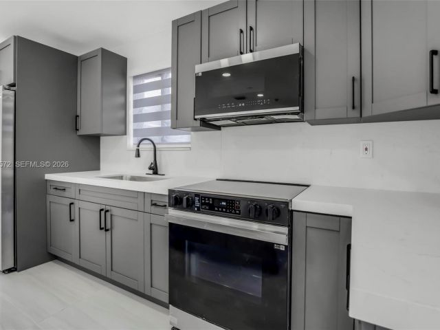 Home for sale at 528 NW 3rd Ct - photo 7376382