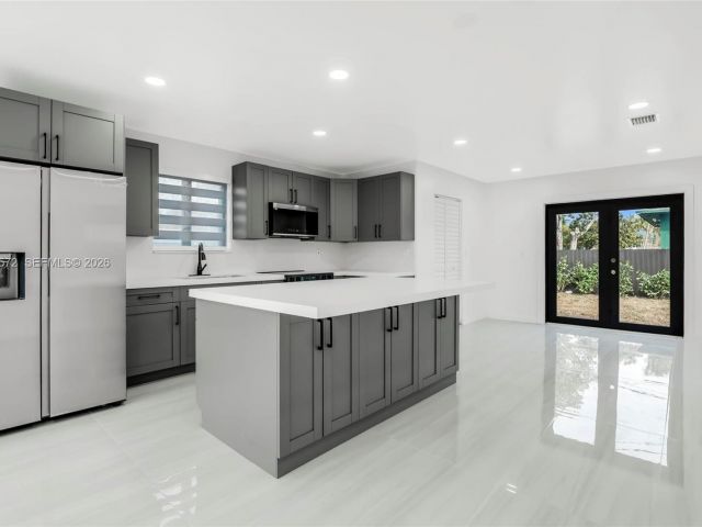 Home for sale at 528 NW 3rd Ct - photo 7376385