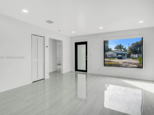 Home for sale at 528 NW 3rd Ct - photo 7376387