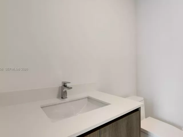 2-bedroom condo for sale in Sunny Isles Beach - 17550 Collins Ave 505 - MondialRealty