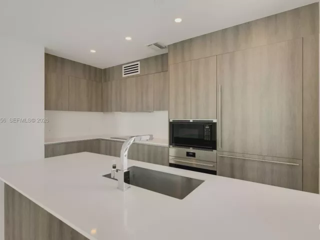 2-bedroom condo for sale in Sunny Isles Beach - 17550 Collins Ave 505 - MondialRealty
