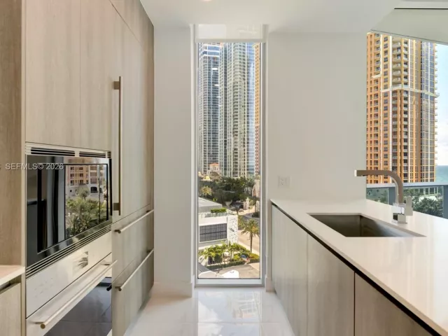 2-bedroom condo for sale in Sunny Isles Beach - 17550 Collins Ave 505 - MondialRealty