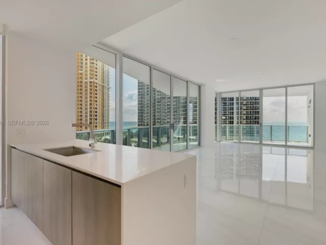 2-bedroom condo for sale in Sunny Isles Beach - 17550 Collins Ave 505 - MondialRealty