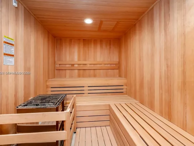 2-bedroom condo for sale in Sunny Isles Beach - 17550 Collins Ave 505 - MondialRealty