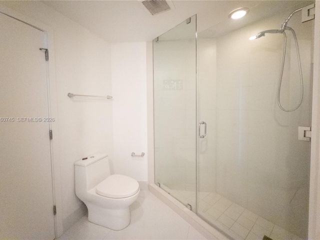 Apartment for sale  Unit #1701 - photo 7368481