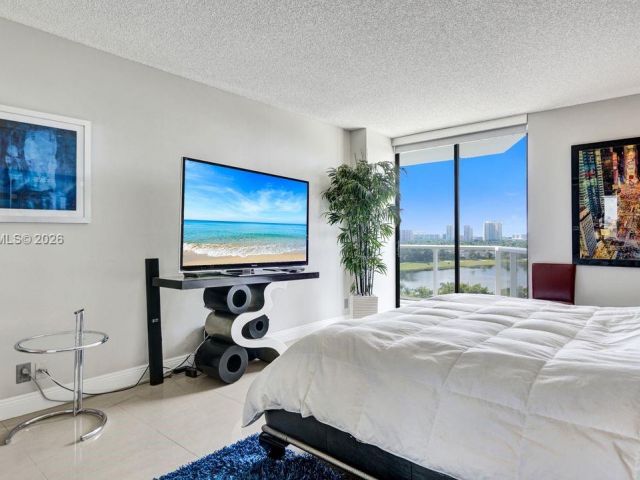 Apartment for sale  Unit #809 - photo 7366573