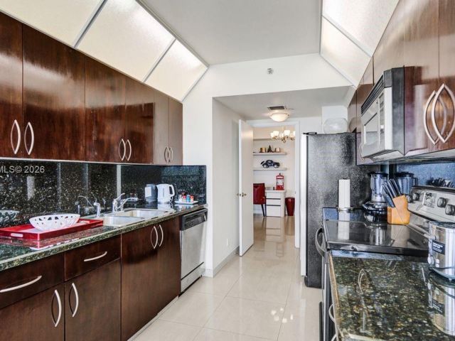 Apartment for sale  Unit #809 - photo 7366577