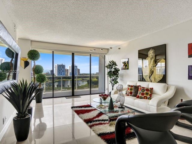 Apartment for sale  Unit #809 - photo 7366589