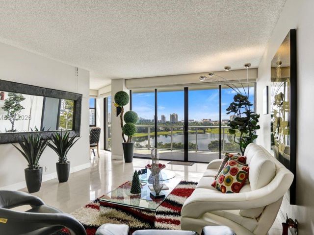 Apartment for sale  Unit #809 - photo 7366590