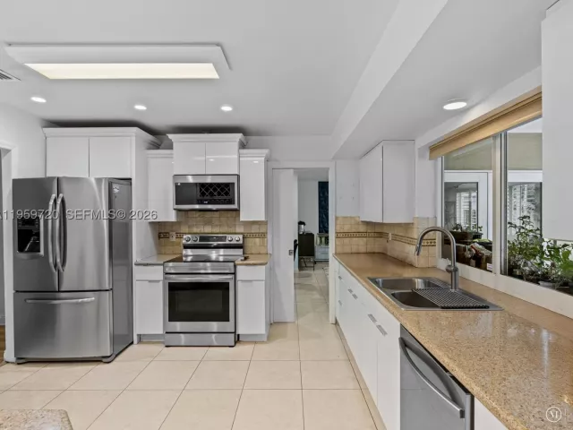 4-bedroom home for sale in Hollywood - 1113 N 46th Ter - MondialRealty