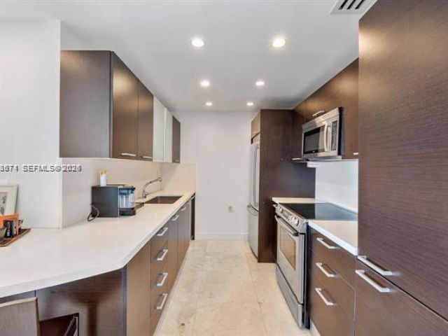 1-bedroom condo for rent in Hallandale Beach - 1985 S Ocean Dr 19A - MondialRealty