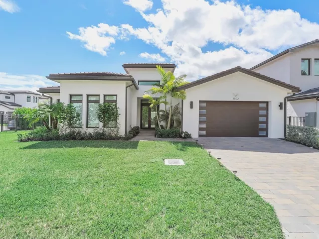 4-bedroom home for rent in Hollywood - 3502 Ashwood Cir N - MondialRealty