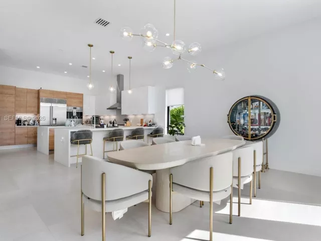 4-bedroom home for rent in Hollywood - 3502 Ashwood Cir N - MondialRealty