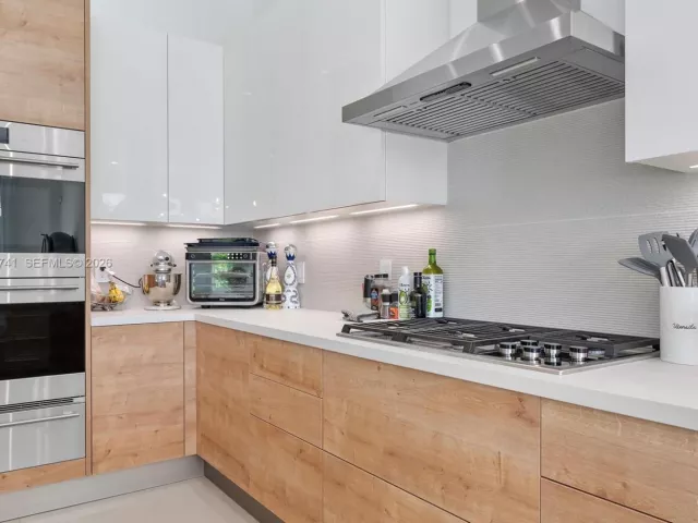 4-bedroom home for rent in Hollywood - 3502 Ashwood Cir N - MondialRealty