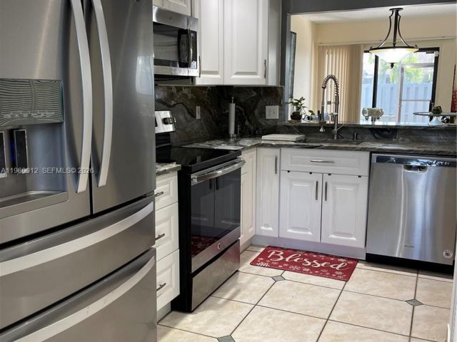 Home for rent at 1422 Amanda St 1422 - photo 7474161