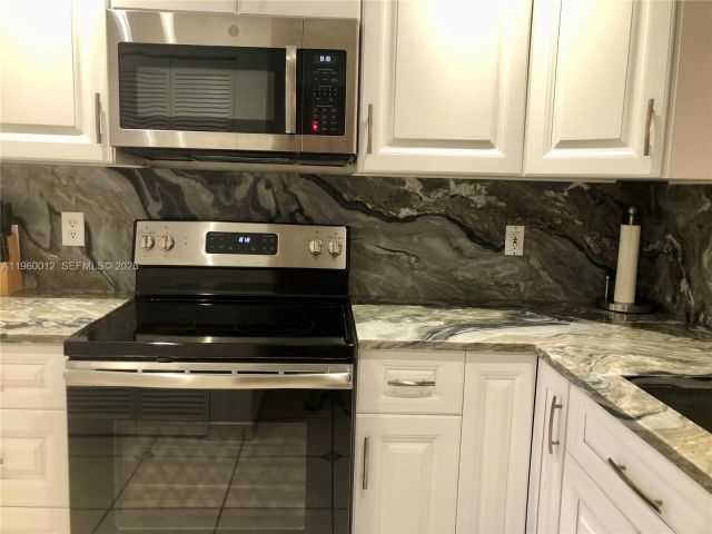 Home for rent at 1422 Amanda St 1422 - photo 7474175