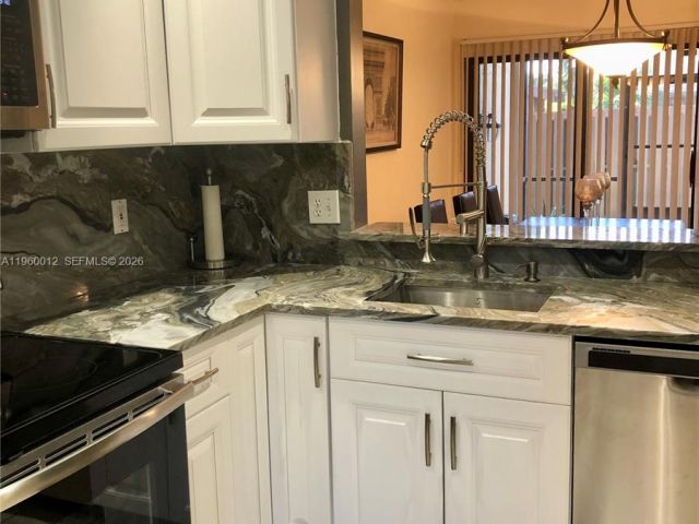 Home for rent at 1422 Amanda St 1422 - photo 7474181