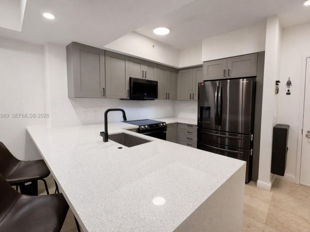 2-bedroom condo for rent in Hallandale Beach - 1755 E Hallandale Beach Blvd 708E - MondialRealty