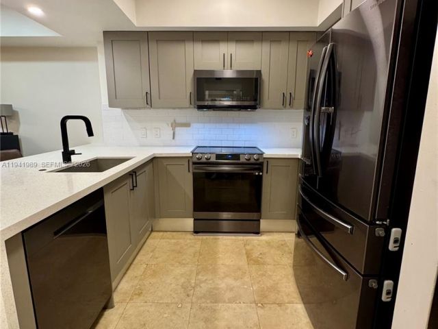 2-bedroom condo for rent in Hallandale Beach - 1755 E Hallandale Beach Blvd 708E - MondialRealty