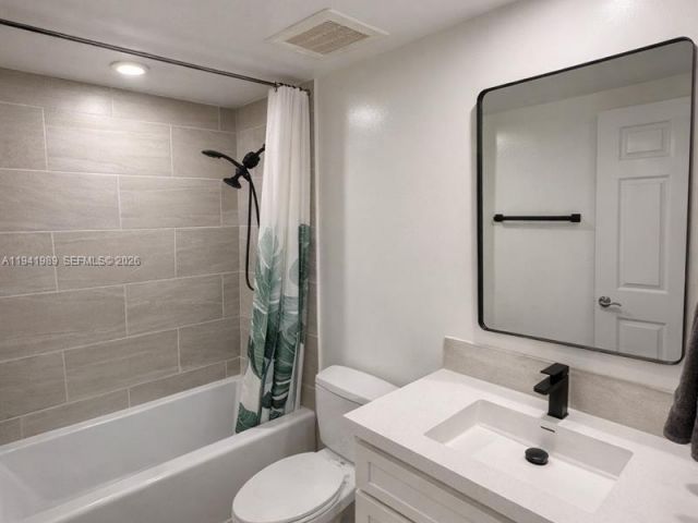 2-bedroom condo for rent in Hallandale Beach - 1755 E Hallandale Beach Blvd 708E - MondialRealty