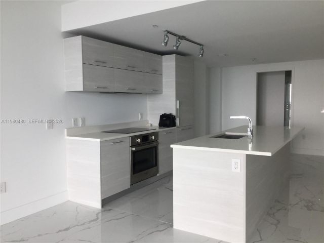 Apartment for rent  Unit #2303 - photo 7494610