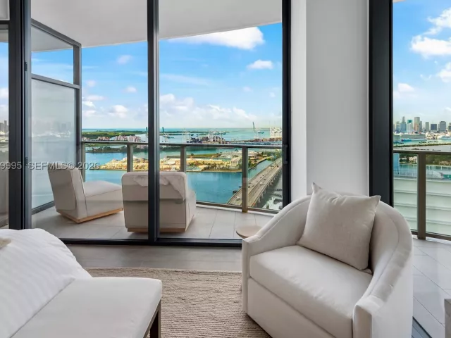 4-bedroom condo for sale in Miami Beach - 500 Alton Rd 2903 - MondialRealty