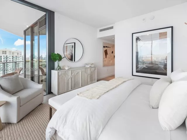 4-bedroom condo for sale in Miami Beach - 500 Alton Rd 2903 - MondialRealty