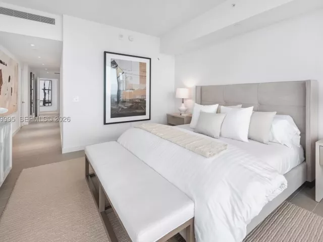 4-bedroom condo for sale in Miami Beach - 500 Alton Rd 2903 - MondialRealty