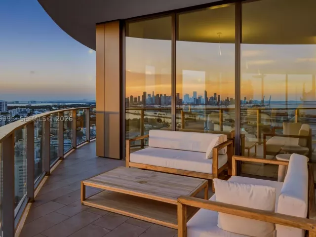 4-bedroom condo for sale in Miami Beach - 500 Alton Rd 2903 - MondialRealty