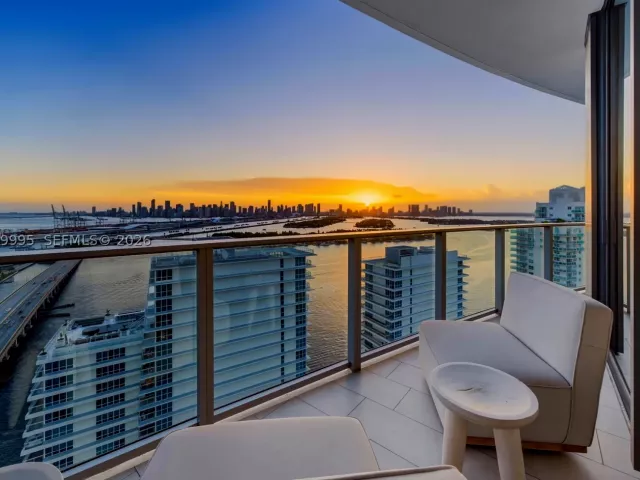 4-bedroom condo for sale in Miami Beach - 500 Alton Rd 2903 - MondialRealty
