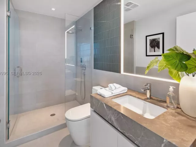 4-bedroom condo for sale in Miami Beach - 500 Alton Rd 2903 - MondialRealty