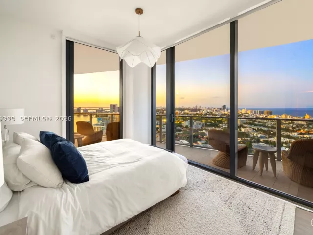 4-bedroom condo for sale in Miami Beach - 500 Alton Rd 2903 - MondialRealty