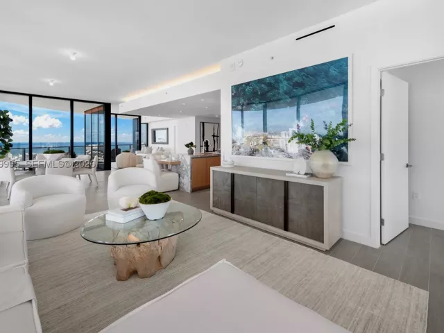 4-bedroom condo for sale in Miami Beach - 500 Alton Rd 2903 - MondialRealty