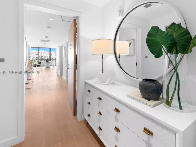 4-bedroom condo for sale in Miami Beach - 500 Alton Rd 2903 - MondialRealty