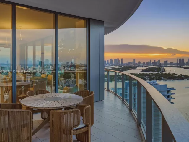 4-bedroom condo for sale in Miami Beach - 500 Alton Rd 2903 - MondialRealty