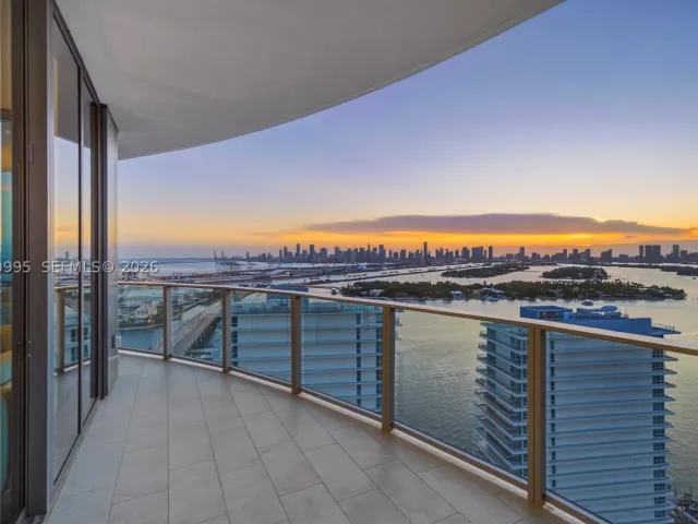 4-bedroom condo for sale in Miami Beach - 500 Alton Rd 2903 - MondialRealty
