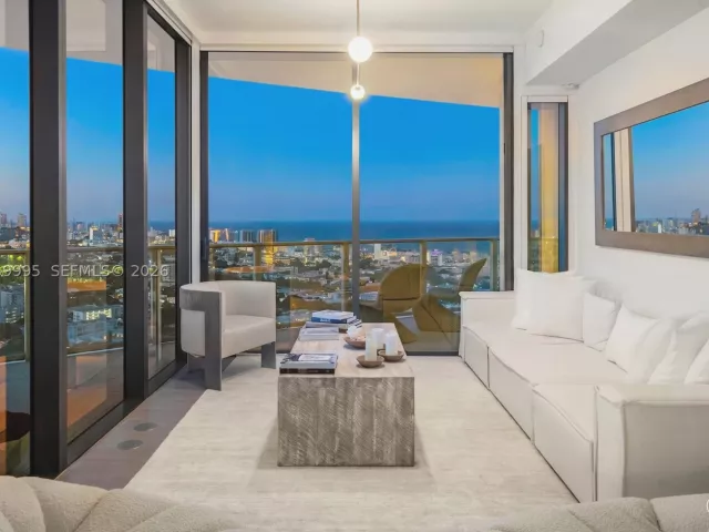 4-bedroom condo for sale in Miami Beach - 500 Alton Rd 2903 - MondialRealty