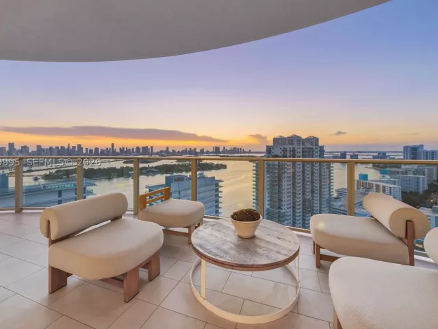 4-bedroom condo for sale in Miami Beach - 500 Alton Rd 2903 - MondialRealty