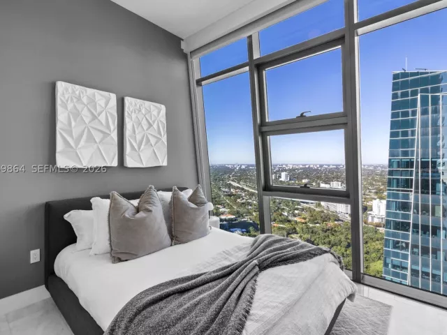 3-bedroom condo for sale in Miami - 1451 Brickell Ave 4401 - MondialRealty