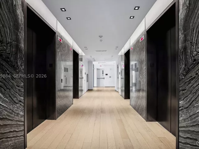 3-bedroom condo for sale in Miami - 1451 Brickell Ave 4401 - MondialRealty