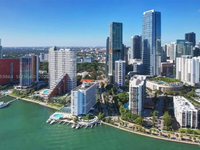 3-bedroom condo for sale in Miami - 1451 Brickell Ave 4401 - MondialRealty