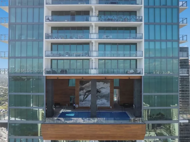 3-bedroom condo for sale in Miami - 1451 Brickell Ave 4401 - MondialRealty