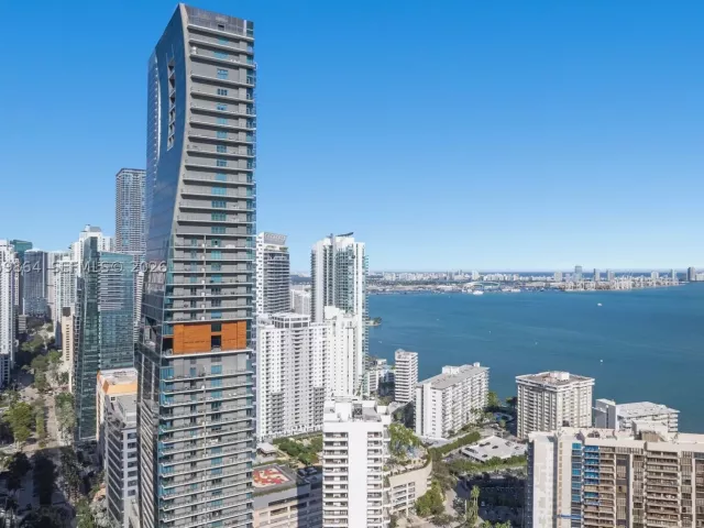 3-bedroom condo for sale in Miami - 1451 Brickell Ave 4401 - MondialRealty