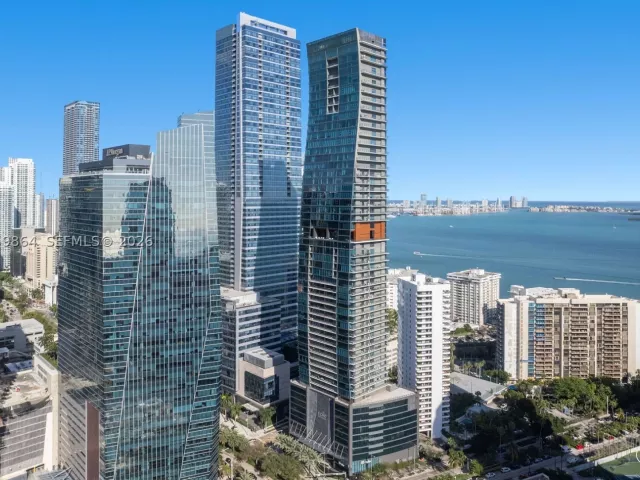 3-bedroom condo for sale in Miami - 1451 Brickell Ave 4401 - MondialRealty