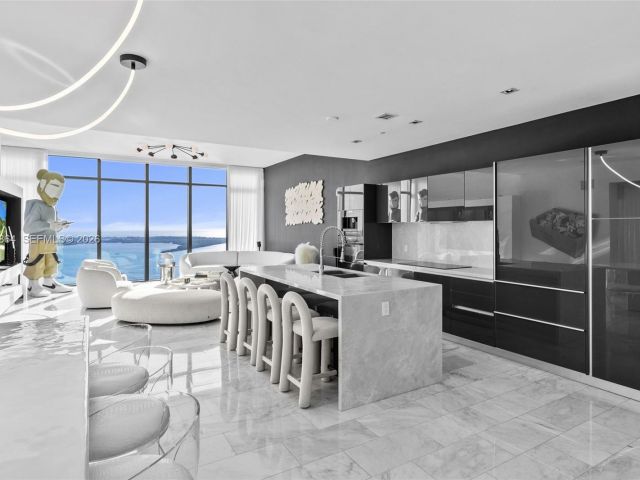 Apartment for sale  Unit #4401 - photo 7408523