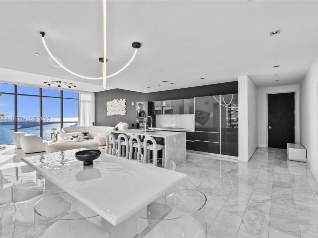 Apartment for sale  Unit #4401 - photo 7408524